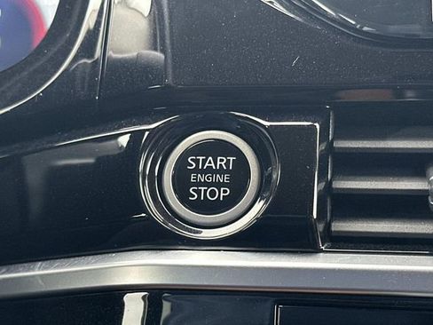 Used 2024 Nissan Pathfinder Platinum image 24