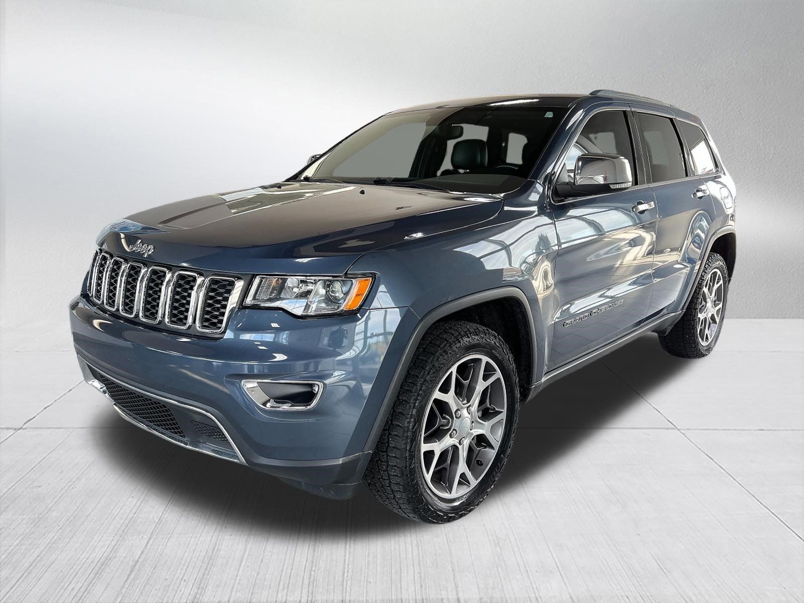 Used 2019 Jeep Grand Cherokee Limited AWD/4WD image 1