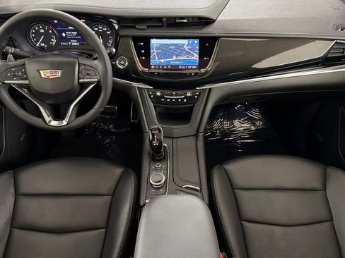 Used 2023 Cadillac XT6 Sport w/ Technology Package AWD/4WD image 3