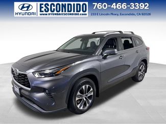Used 2022 Toyota Highlander XLE FWD 360° Tour