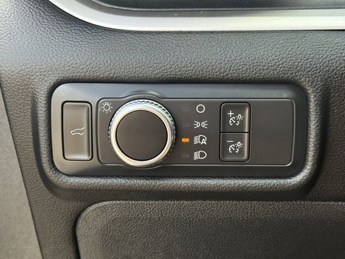 Used 2022 Ford Explorer XLT RWD image 26