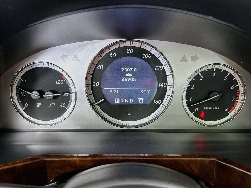 Used 2010 Mercedes-Benz GLK 350 2WD image 31