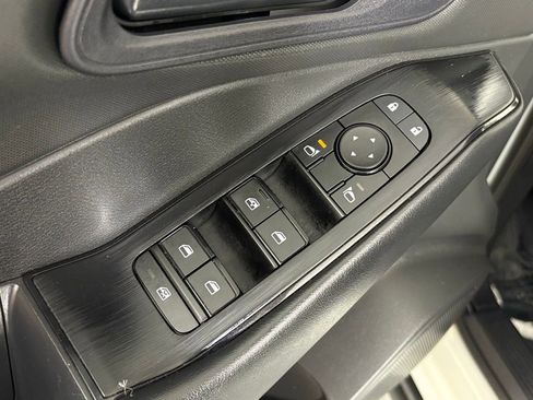 Used 2024 Nissan Rogue S image 15