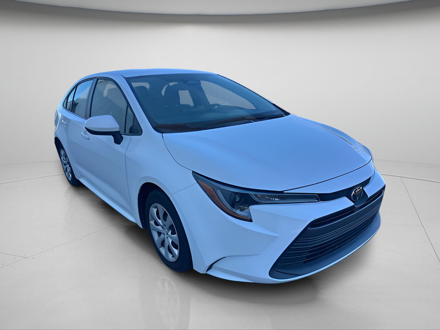 Used 2024 Toyota Corolla LE FWD image 5