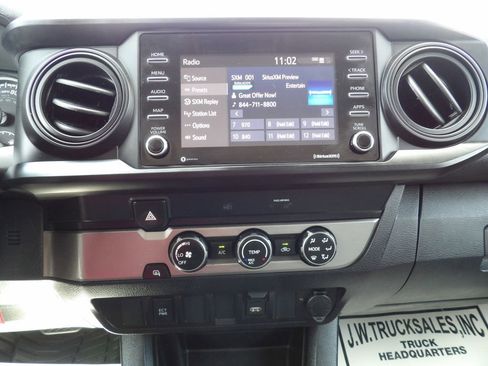 Used 2020 Toyota Tacoma SR image 22
