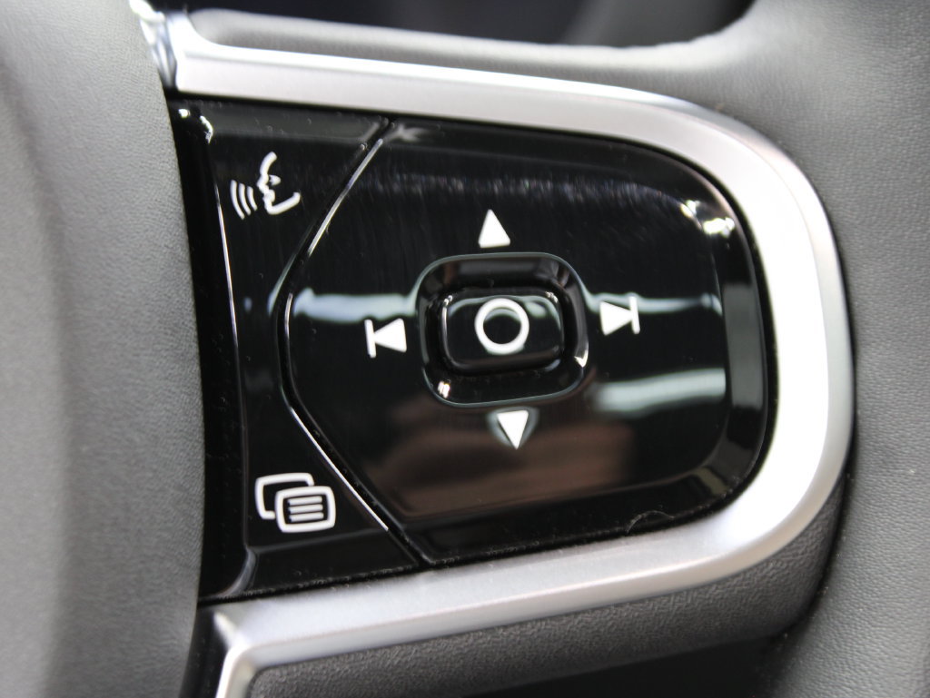 Used 2026 Volvo XC60 B5 Plus w/ Protection Package Premier AWD/4WD image 60