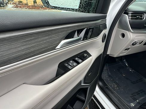 Used 2024 Jeep Wagoneer Series II image 15