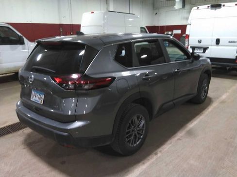 Used 2024 Nissan Rogue S AWD/4WD image 4