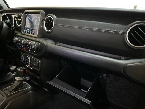 Used 2022 Jeep Wrangler Unlimited Sahara AWD/4WD image 84