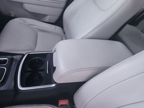 Used 2016 Chrysler 300 Limited w/ Driver Convenience Group AWD/4WD image 20