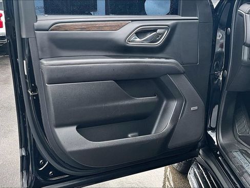 Used 2023 Chevrolet Tahoe Premier w/ Premium Package RWD image 22