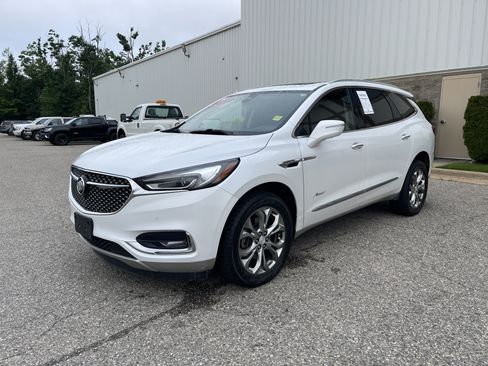 Used 2019 Buick Enclave Avenir w/ Avenir Technology Package AWD/4WD image 7