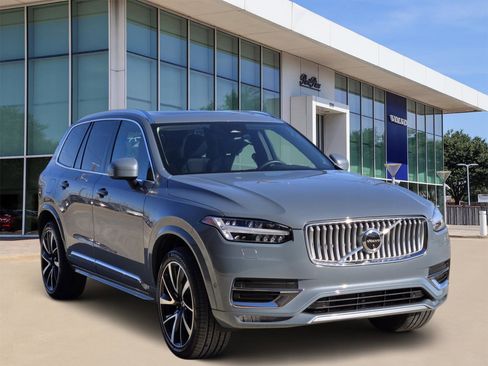 Used 2023 Volvo XC90 B6 Plus w/ Protection Package Premier image 2