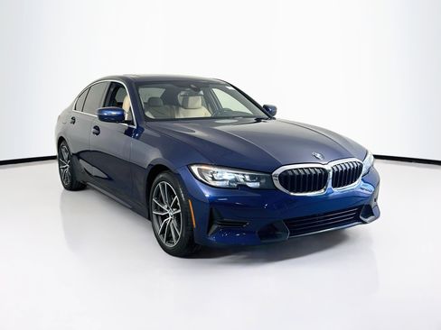 Used 2020 BMW 330i Sedan w/ Driving Assistance Package RWD image 3