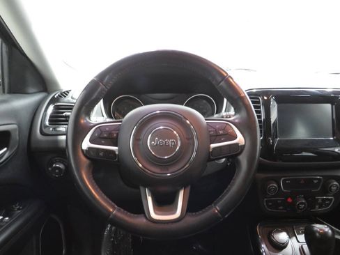 Used 2019 Jeep Compass Latitude AWD/4WD image 13