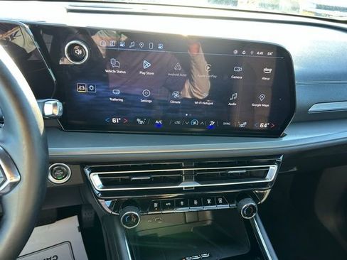 Certified 2025 Chevrolet Traverse LT image 24