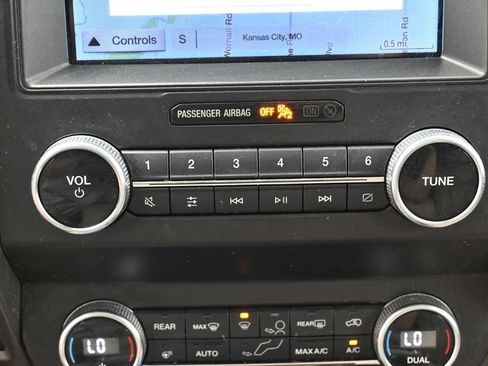 Used 2019 Ford Expedition XLT w/ Equipment Group 202A RWD image 28