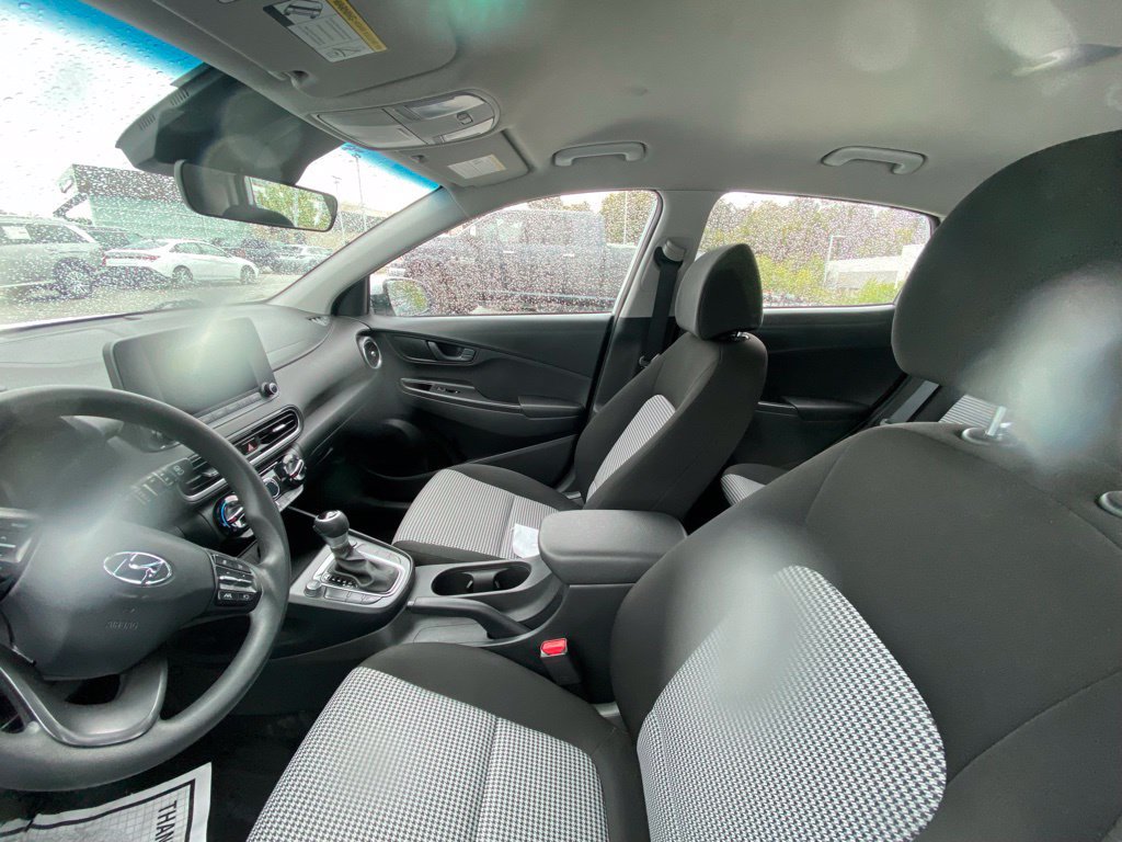 Used 2023 Hyundai Kona SE w/ Cargo Package AWD/4WD image 5