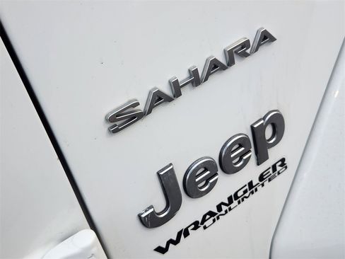 Used 2018 Jeep Wrangler Unlimited Sahara w/ LED Lighting Group image 7