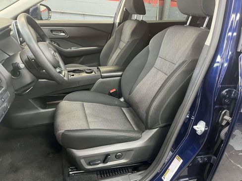 Used 2023 Nissan Rogue SV image 16