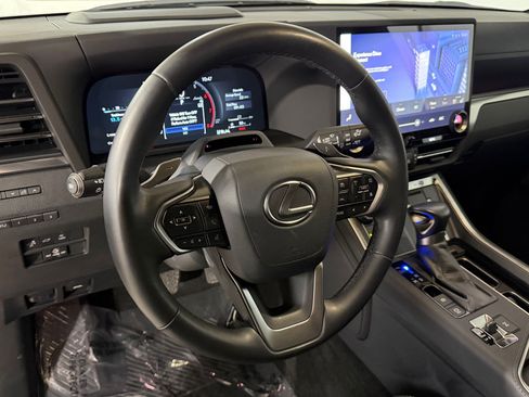 Used 2024 Lexus GX 550 w/ Accessory Package (Z1) AWD/4WD image 4