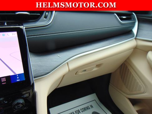 Certified 2025 Jeep Grand Cherokee L Limited image 31