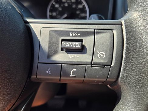 Used 2024 Nissan Rogue S FWD image 24