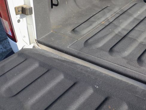Used 2018 RAM 2500 Tradesman w/ Chrome Appearance Group RWD image 9