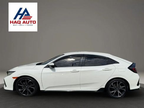 Used 2017 Honda Civic Sport image 8