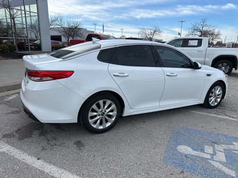Used 2017 Kia Optima EX image 32