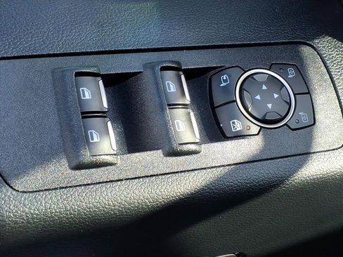 Used 2018 Ford F150 Raptor w/ Equipment Group 802A Luxury image 16