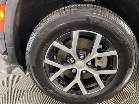 Used 2023 Jeep Grand Cherokee L Limited w/ Luxury Tech Group II image 27