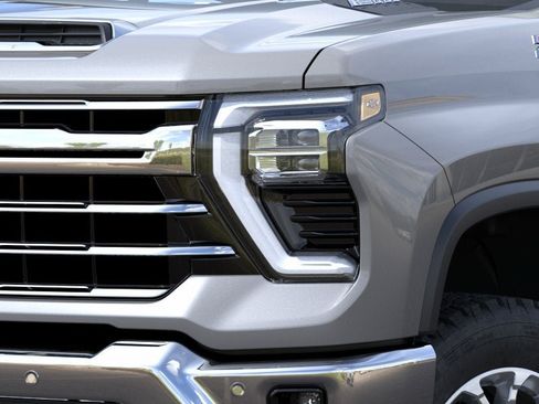 New 2026 Chevrolet Silverado 2500 LTZ w/ LTZ Premium Package AWD/4WD image 10