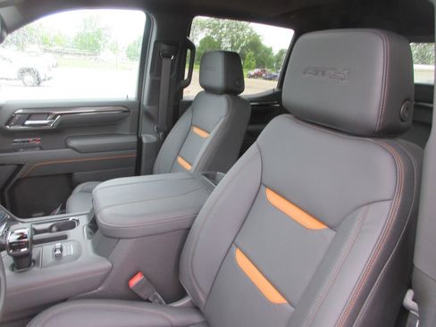 New 2026 GMC Sierra 1500 AT4 w/ AT4 Premium Package AWD/4WD image 16
