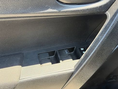 Used 2016 Toyota Corolla L FWD image 6