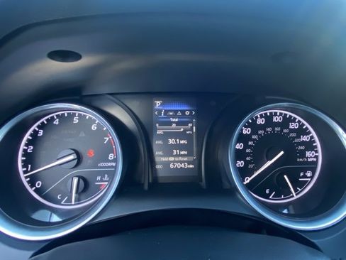 Used 2018 Toyota Camry SE image 18