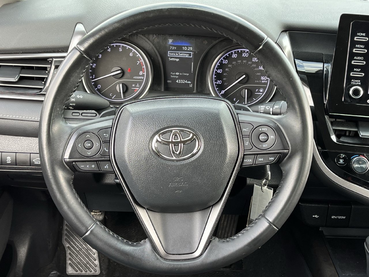 Used 2023 Toyota Camry SE FWD image 11
