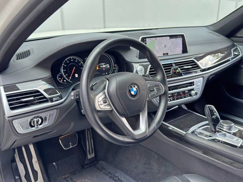 Used 2019 BMW 740i RWD image 13