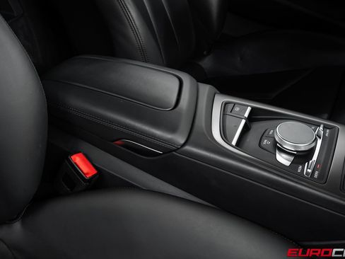 Used 2021 Audi R8 V10 w/ Premium Package RWD image 34