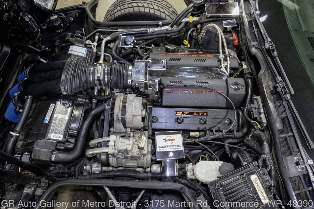 Used 1995 Chevrolet Corvette Coupe RWD image 20