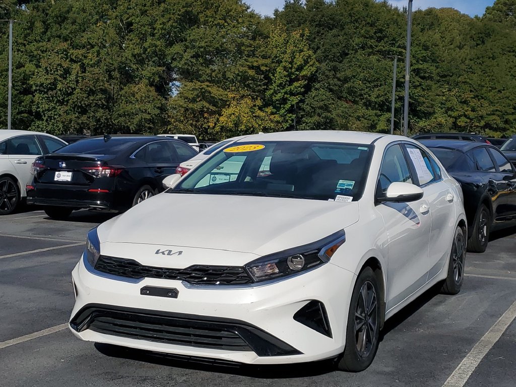 Used 2023 Kia Forte GT-Line FWD image 3