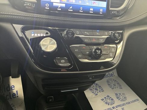 New 2027 Chrysler Pacifica Select AWD/4WD image 36