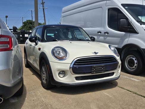 Used 2016 MINI Cooper 4-Door Hardtop FWD image 1