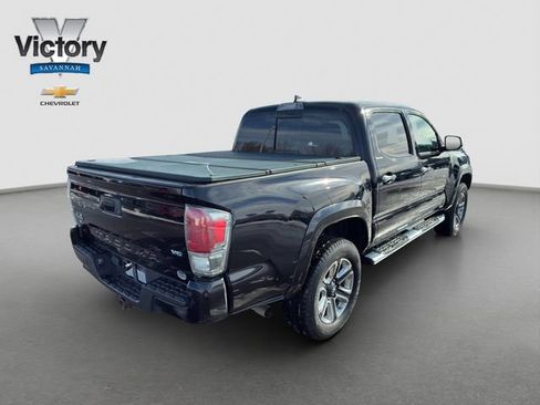 Used 2017 Toyota Tacoma Limited w/ Tow Package AWD/4WD image 7