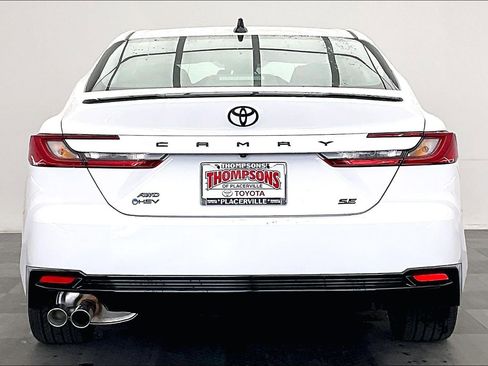 New 2026 Toyota Camry Hybrid image 3