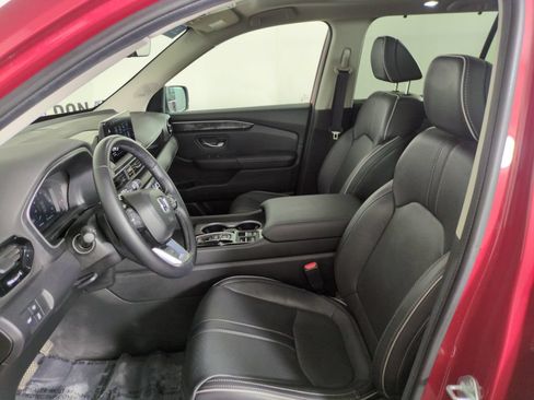 Certified 2024 Honda Pilot Elite image 13