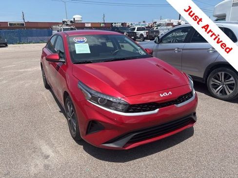 Used 2024 Kia Forte LXS FWD image 7