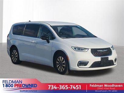 Certified 2024 Chrysler Pacifica Select