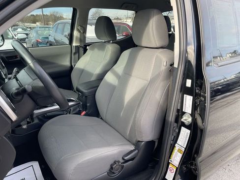 Certified 2018 Toyota Tacoma SR5 image 13