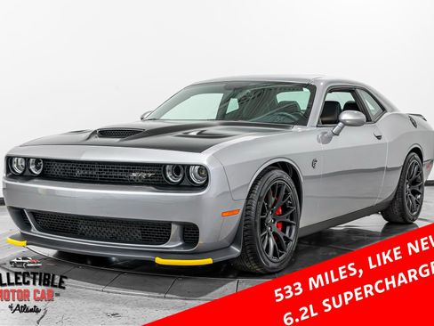 Used 2016 Dodge Challenger SRT Hellcat RWD image 1
